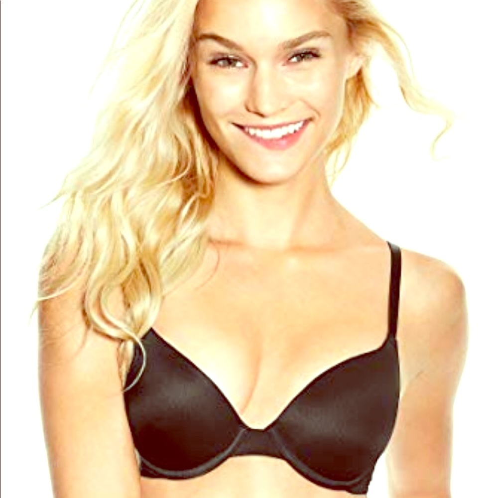 Victoria’s Secret PINK push-up bra
